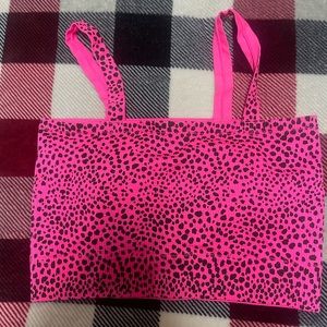 Cute little tank top/ crop top only worn 2 times size XL no patting